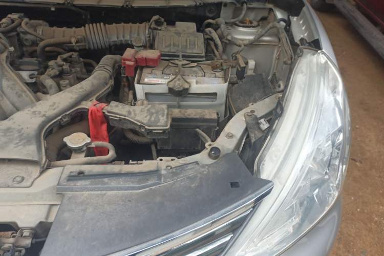 Used Nissan Livina 2015 1.6XE Manual Comfort Edition Engine Bay Left