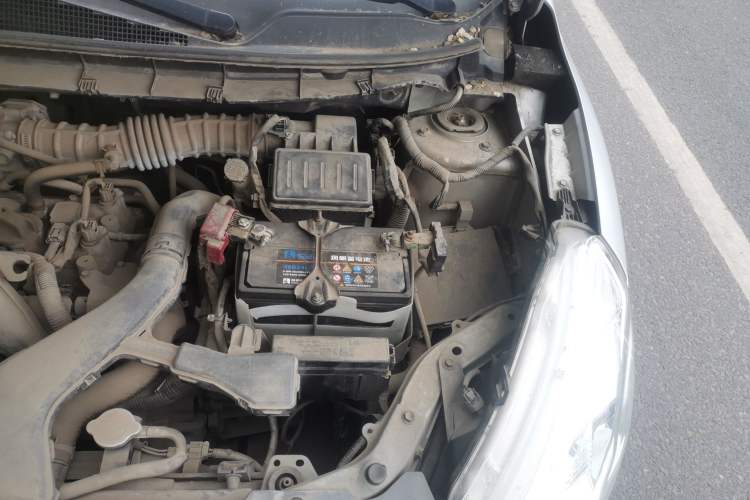 Used Nissan Livina 2015 1.6XE Manual Comfort Edition Engine Bay Left
