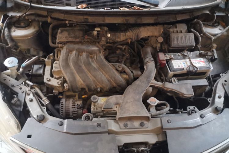 Used Nissan Livina 2015 1.6XE Manual Comfort Connect Edition Engine Bay