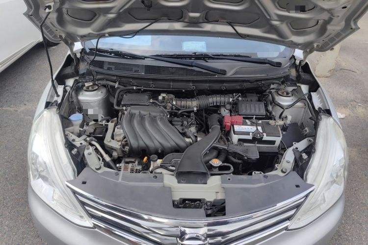 Used Nissan Livina 2015 1.6XE Manual Comfort Edition Engine Bay