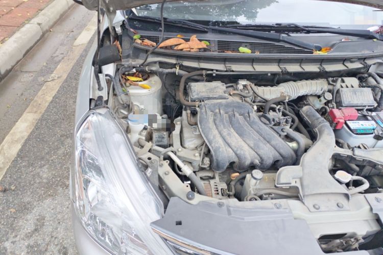 Used Nissan Livina 2015 1.6XE CVT Comfort Edition Engine Bay Right