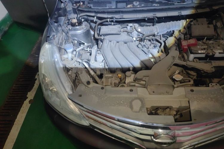 Used Nissan Livina 2015 1.6XE CVT Comfort Edition Engine Bay Right