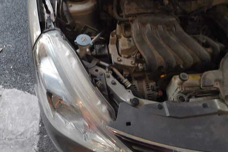 Used Nissan Livina 2015 1.6XE Manual Comfort Connect Edition Engine Bay Right