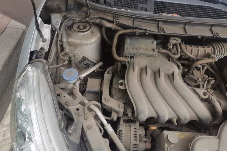 Used Nissan Livina 2015 1.6XE Manual Comfort Edition Engine Bay Right