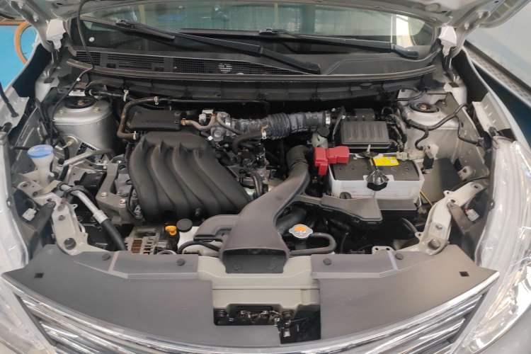 Used Nissan Livina 2015 1.6XE Manual Comfort Edition Engine Bay
