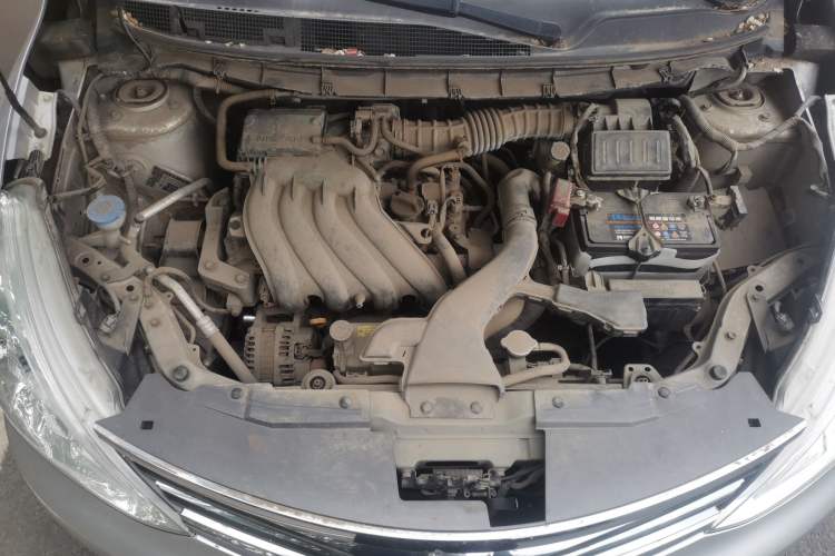 Used Nissan Livina 2015 1.6XE Manual Comfort Edition Engine Bay