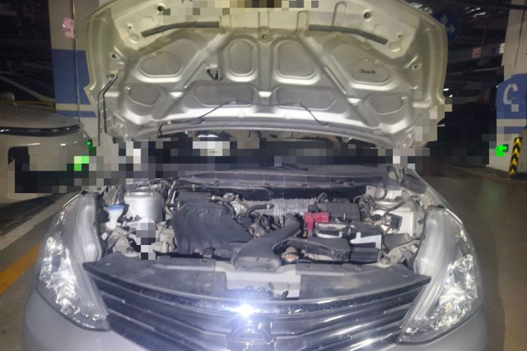 Used Nissan Livina 2015 1.6XE Manual Comfort Edition Engine Bay