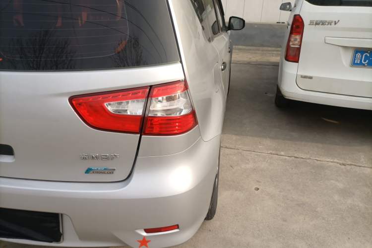 Used Nissan Livina 2015 1.6XE CVT Comfort Edition Exterior 6