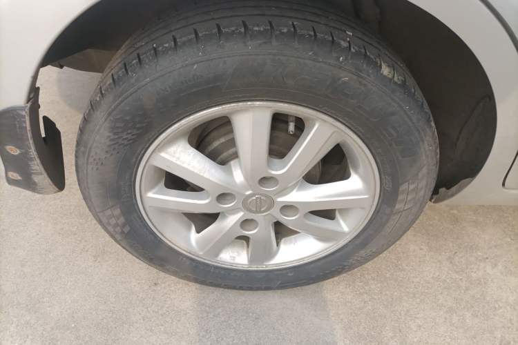 Used Nissan Livina 2015 1.6XE CVT Comfort Edition Exterior 8