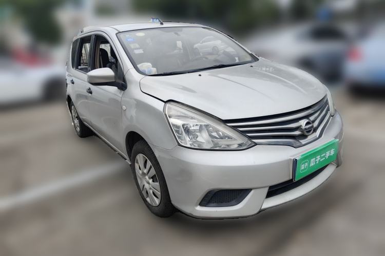 Used Nissan Livina 2015 1.6XE CVT Comfort Edition Front Right 45 Deg