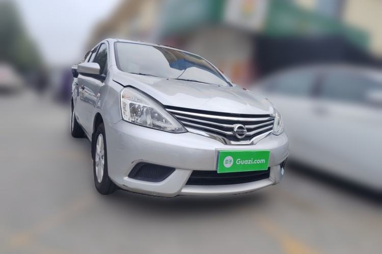 Used Nissan Livina 2015 1.6XE CVT Comfort Edition Front Right 45 Deg