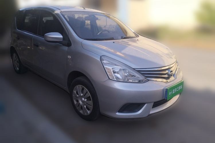 Used Nissan Livina 2015 1.6XE Manual Comfort Edition Front Right 45 Deg