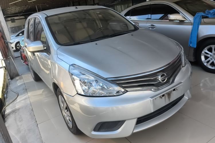 Used Nissan Livina 2015 1.6XE CVT Comfort Edition Front Right 45 Deg