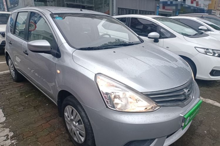 Used Nissan Livina 2015 1.6XE Manual Comfort Edition Front Right 45 Deg