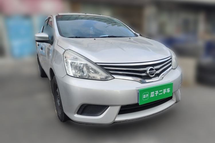Used Nissan Livina 2015 1.6XE Manual Comfort Edition Front Right 45 Deg