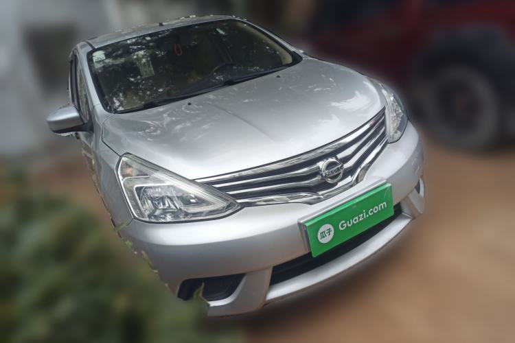 Used Nissan Livina 2015 1.6XE Manual Comfort Edition Front Right 45 Deg