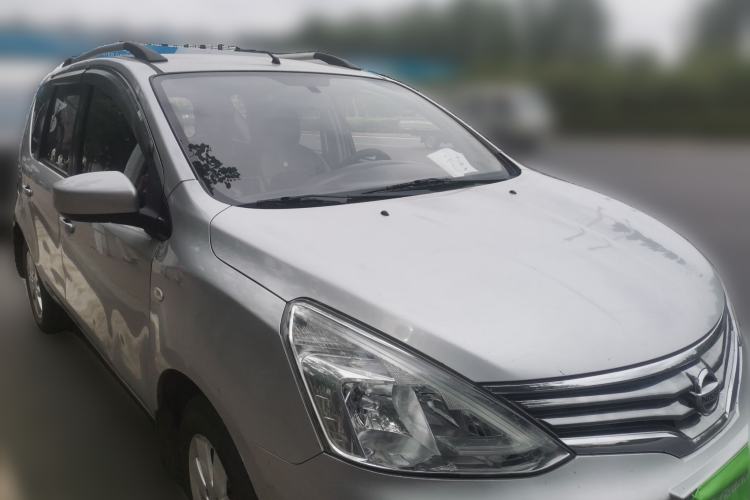 Used Nissan Livina 2015 1.6XE Manual Comfort Edition Front Right 45 Deg