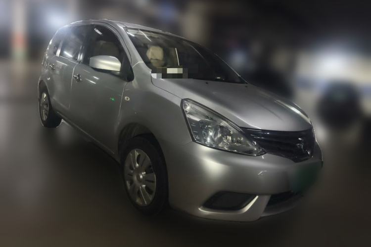 Used Nissan Livina 2015 1.6XE Manual Comfort Edition Front Right 45 Deg