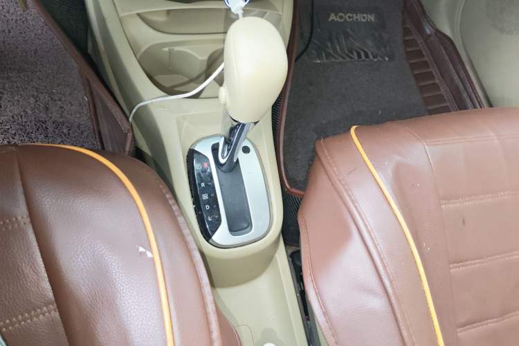 Used Nissan Livina 2015 1.6XE CVT Comfort Edition Gear Lever