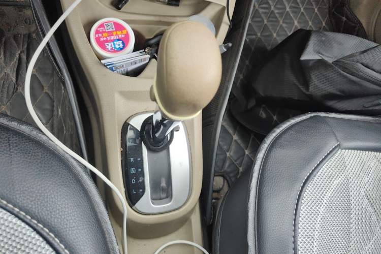 Used Nissan Livina 2015 1.6XE CVT Comfort Edition Gear Lever
