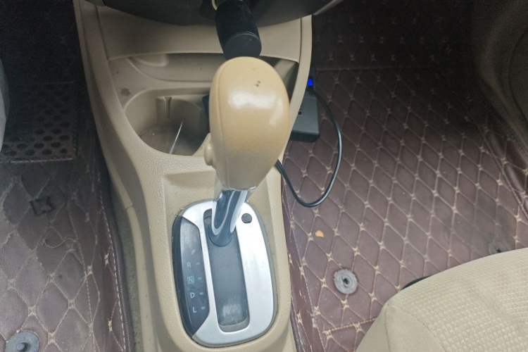 Used Nissan Livina 2015 1.6XE CVT Comfort Edition Gear Lever