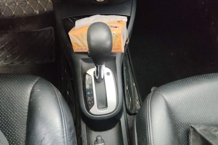Used Nissan Livina 2015 1.6XE CVT Comfort Edition Gear Lever