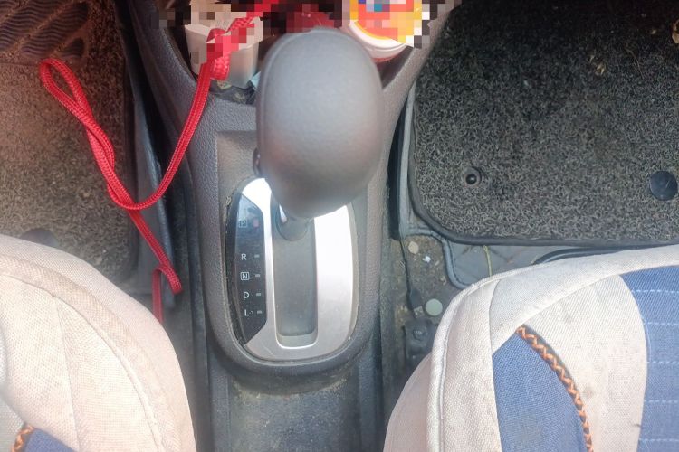 Used Nissan Livina 2015 1.6XE CVT Comfort Edition Gear Lever