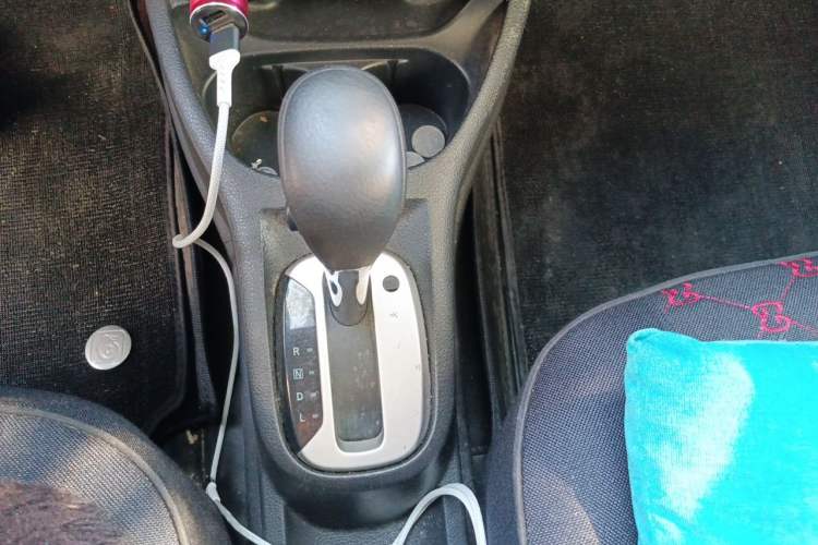 Used Nissan Livina 2015 1.6XE CVT Comfort Edition Gear Lever