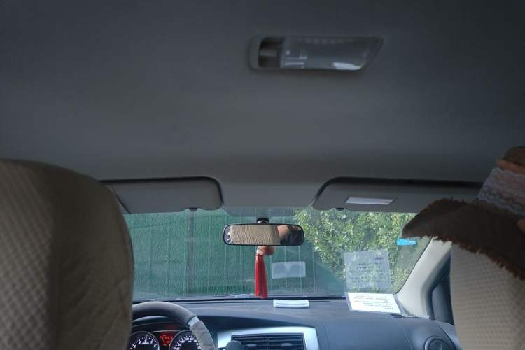Used Nissan Livina 2015 1.6XE Manual Comfort Edition Headliner