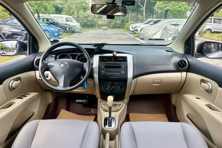 Used Nissan Livina 2015 1.6XE CVT Comfort Edition Interior 12