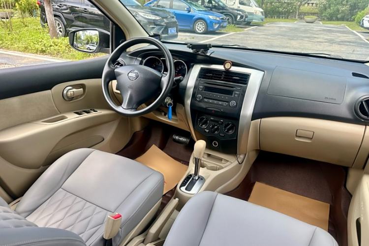 Used Nissan Livina 2015 1.6XE CVT Comfort Edition Interior 2