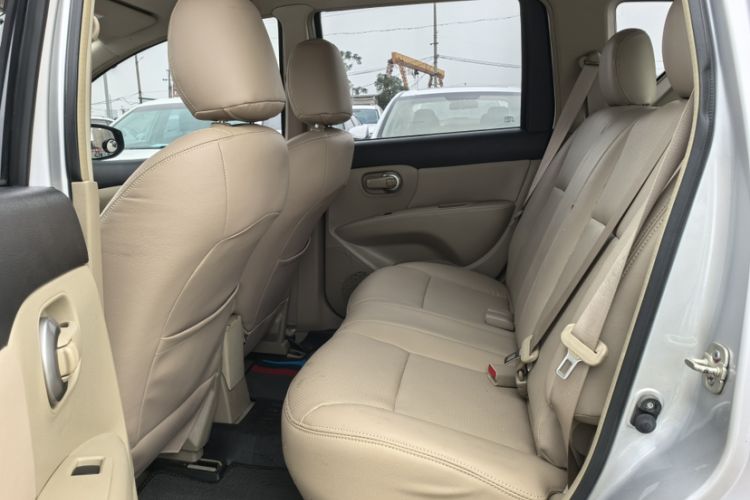 Used Nissan Livina 2015 1.6XE CVT Comfort Edition Interior 3