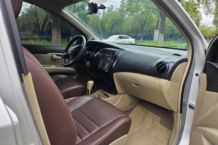 Used Nissan Livina 2015 1.6XE CVT Comfort Edition Interior 3