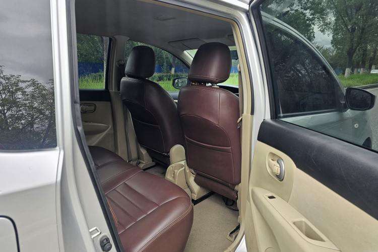 Used Nissan Livina 2015 1.6XE CVT Comfort Edition Interior 4