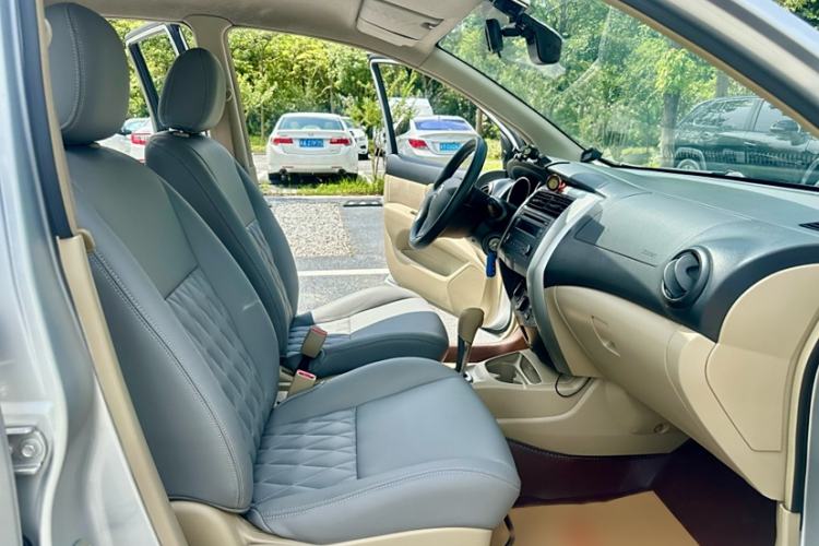Used Nissan Livina 2015 1.6XE CVT Comfort Edition Interior 7