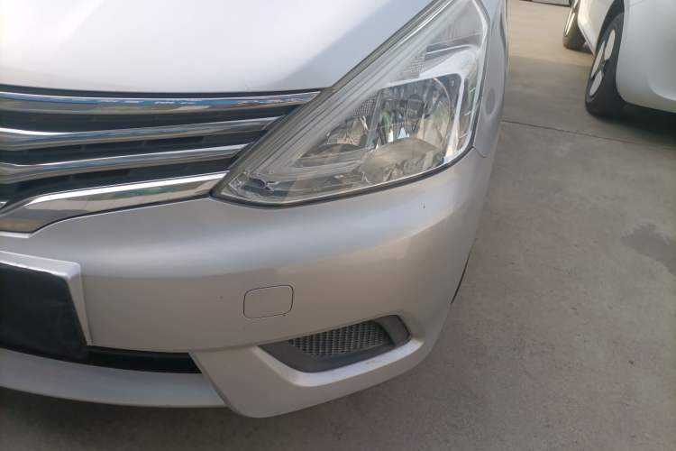 Used Nissan Livina 2015 1.6XE CVT Comfort Edition Left Front Headlight