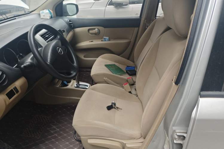 Used Nissan Livina 2015 1.6XE CVT Comfort Edition Left Front Seat