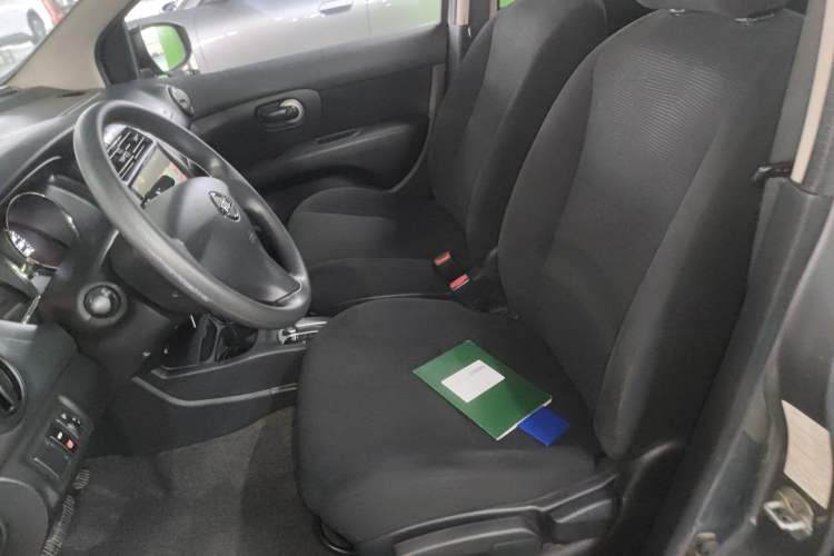 Used Nissan Livina 2015 1.6XE CVT Comfort Edition Left Front Seat