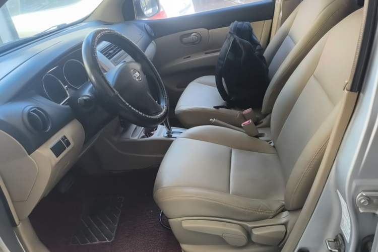 Used Nissan Livina 2015 1.6XE CVT Comfort Edition Left Front Seat