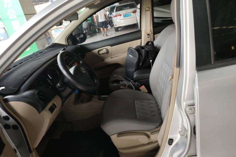 Used Nissan Livina 2015 1.6XE CVT Comfort Edition Left Front Seat