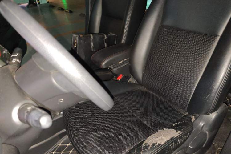 Used Nissan Livina 2015 1.6XE CVT Comfort Edition Left Front Seat
