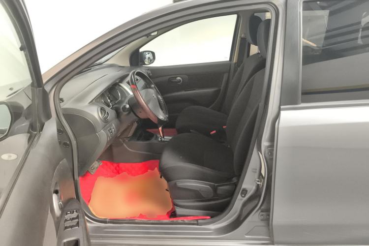 Used Nissan Livina 2015 1.6XE CVT Comfort Edition Left Front Seat