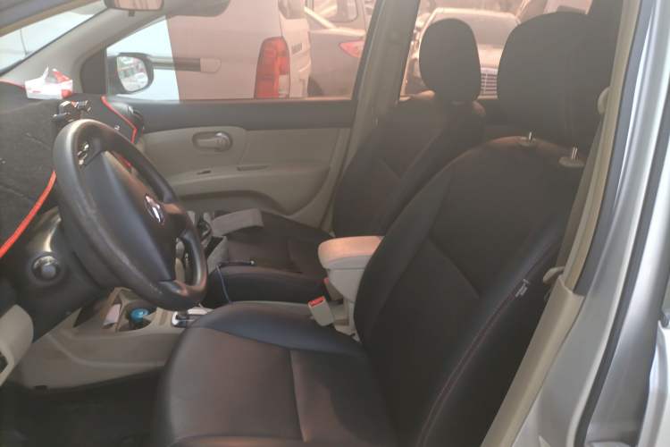 Used Nissan Livina 2015 1.6XE CVT Comfort Edition Left Front Seat