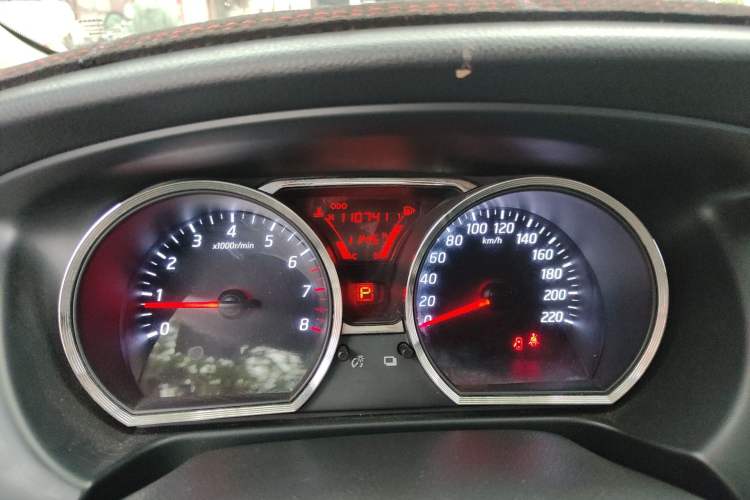 Used Nissan Livina 2015 1.6XE CVT Comfort Edition Odometer Close Up