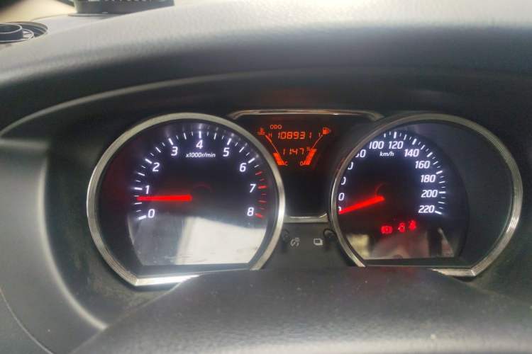 Used Nissan Livina 2015 1.6XE Manual Comfort Edition Odometer Close Up