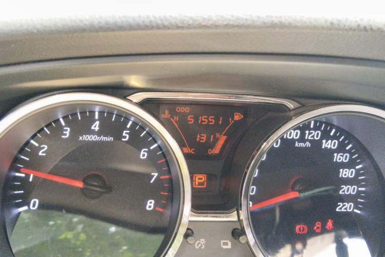 Used Nissan Livina 2015 1.6XE CVT Comfort Edition Odometer Close Up