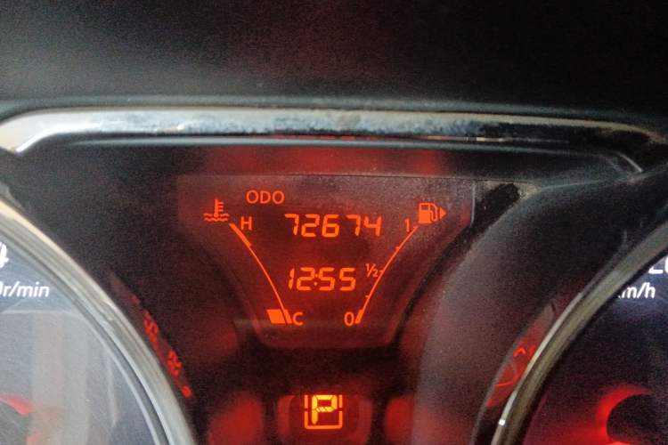 Used Nissan Livina 2015 1.6XE CVT Comfort Edition Odometer Close Up