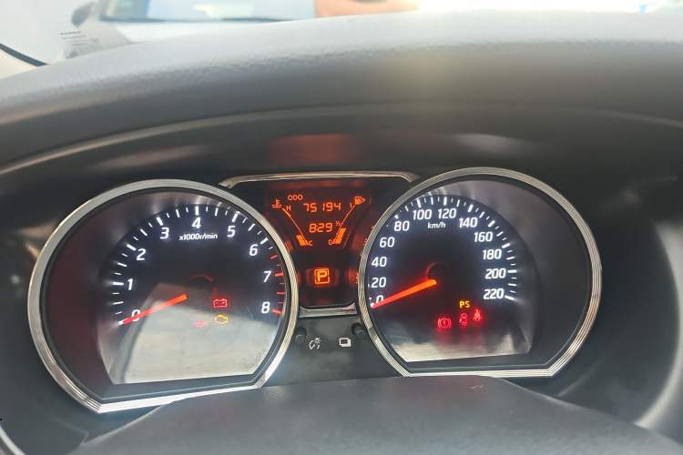 Used Nissan Livina 2015 1.6XE CVT Comfort Edition Odometer Close Up