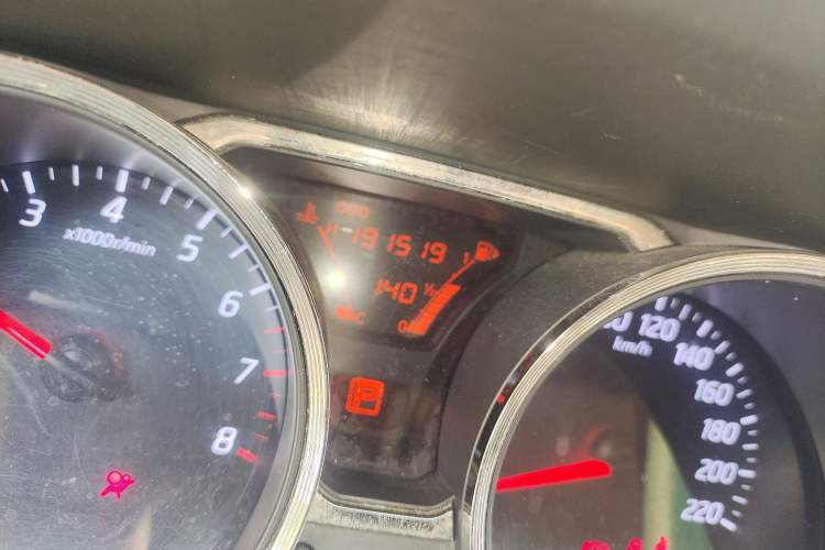 Used Nissan Livina 2015 1.6XE CVT Comfort Edition Odometer Close Up