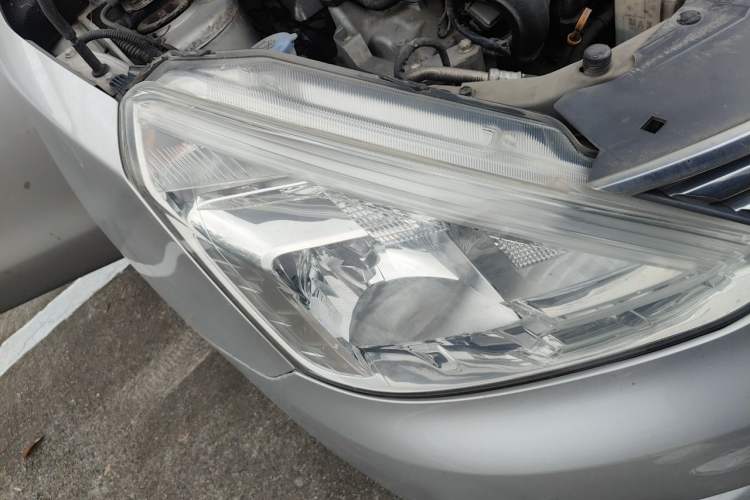 Used Nissan Livina 2015 1.6XE CVT Comfort Edition Right Front Headlight